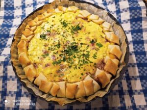 Torta di cipolle caramellate e formaggio