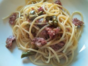 Spaghetti asparagi e salsiccia