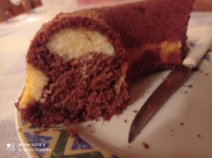 Ciambella al cacao con goloso ripieno