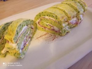 Rotolo di frittata farcito