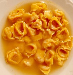 Tortellini in brodo